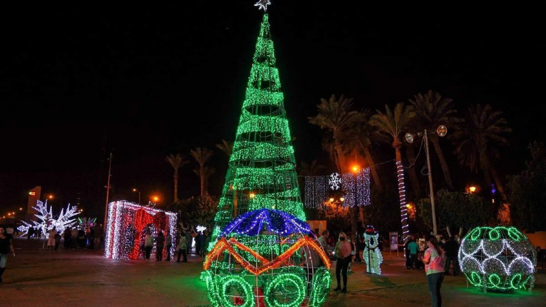 arbol navideño explanada